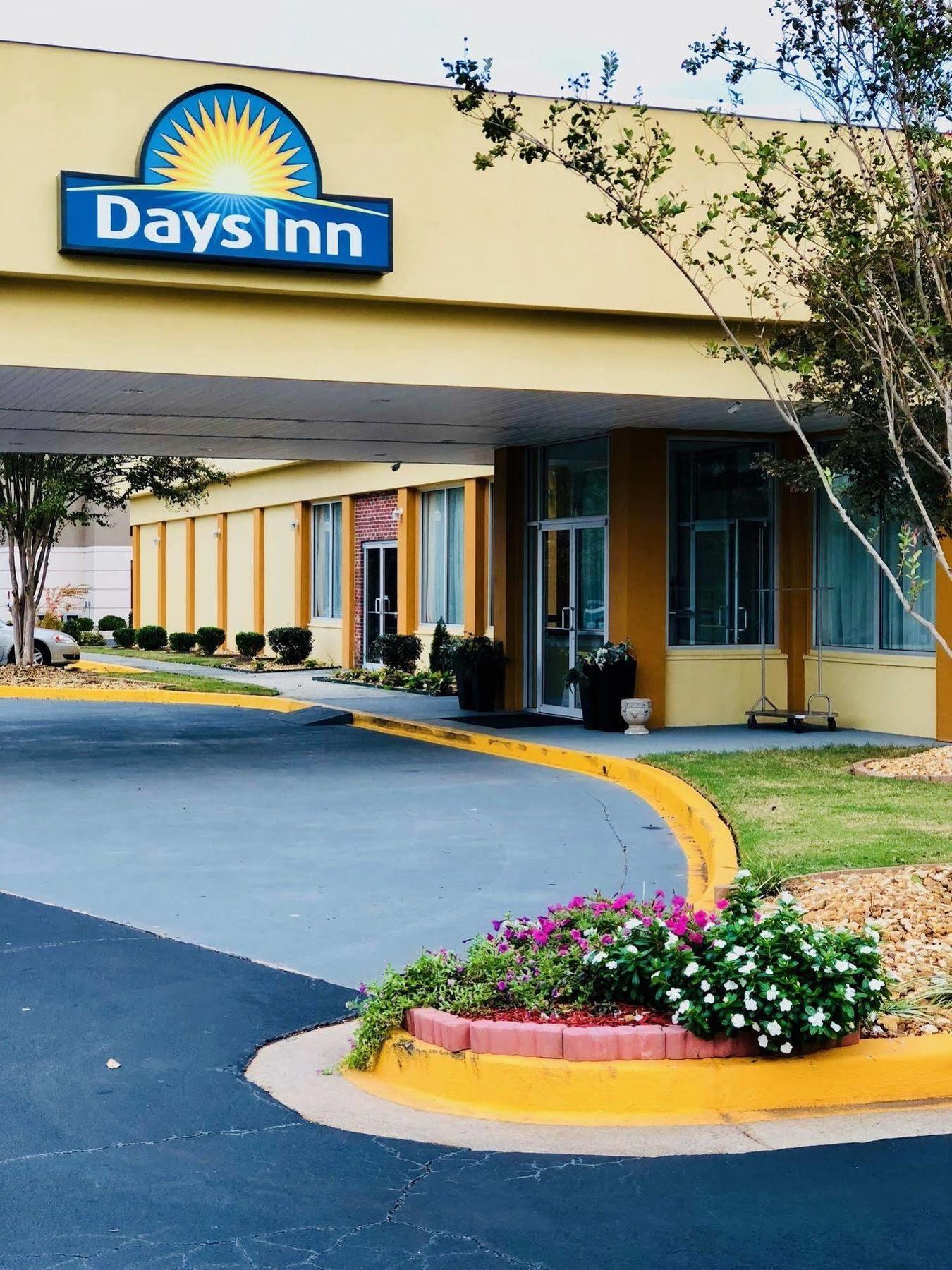 Days Inn By Wyndham Madison Exteriör bild