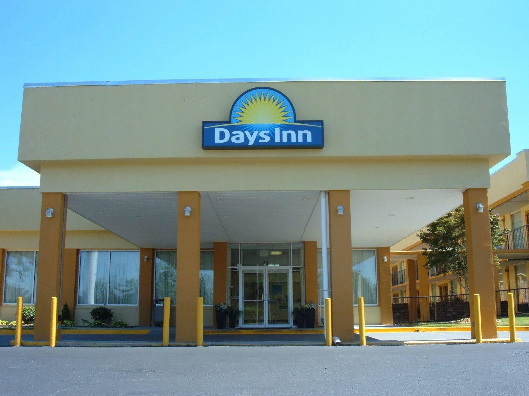 Days Inn By Wyndham Madison Exteriör bild